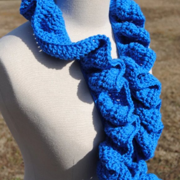 Crochet Blue Ruffle Scarf/New - Picture 2 of 3